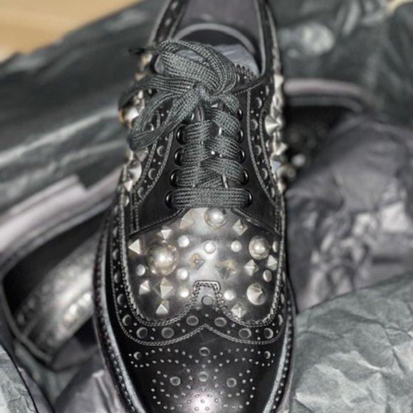 AUTHENTIC Burberry Men's Black Alexton Studded Oxfords 7.5 will fit women 8.5 - Picture 1 of 6